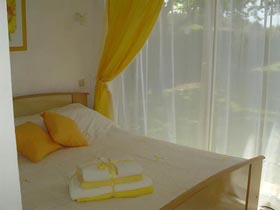 Daisy room
